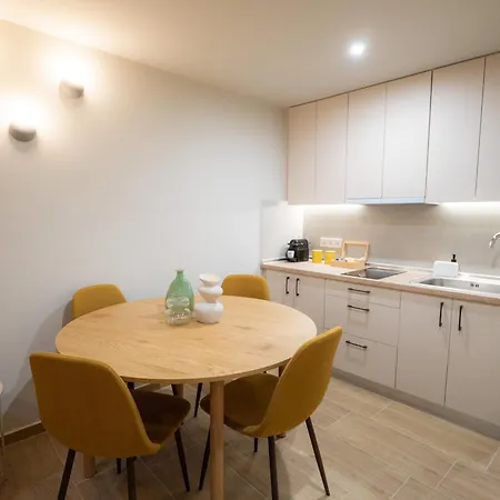 Vayas Residences - Agora *